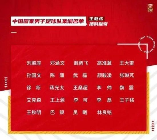 说完，他又有些抱怨的看着萧老太太，道：爸留下的古董，好歹也能卖个上千万吧？要我说妈你不如把那些古董都给我，我卖了变现，然后去买套房子，等银行把这别墅收走之后，您还能有个地方住。